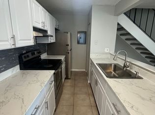 820 W Tiffany Dr APT 3, Mangonia Park, FL 33407