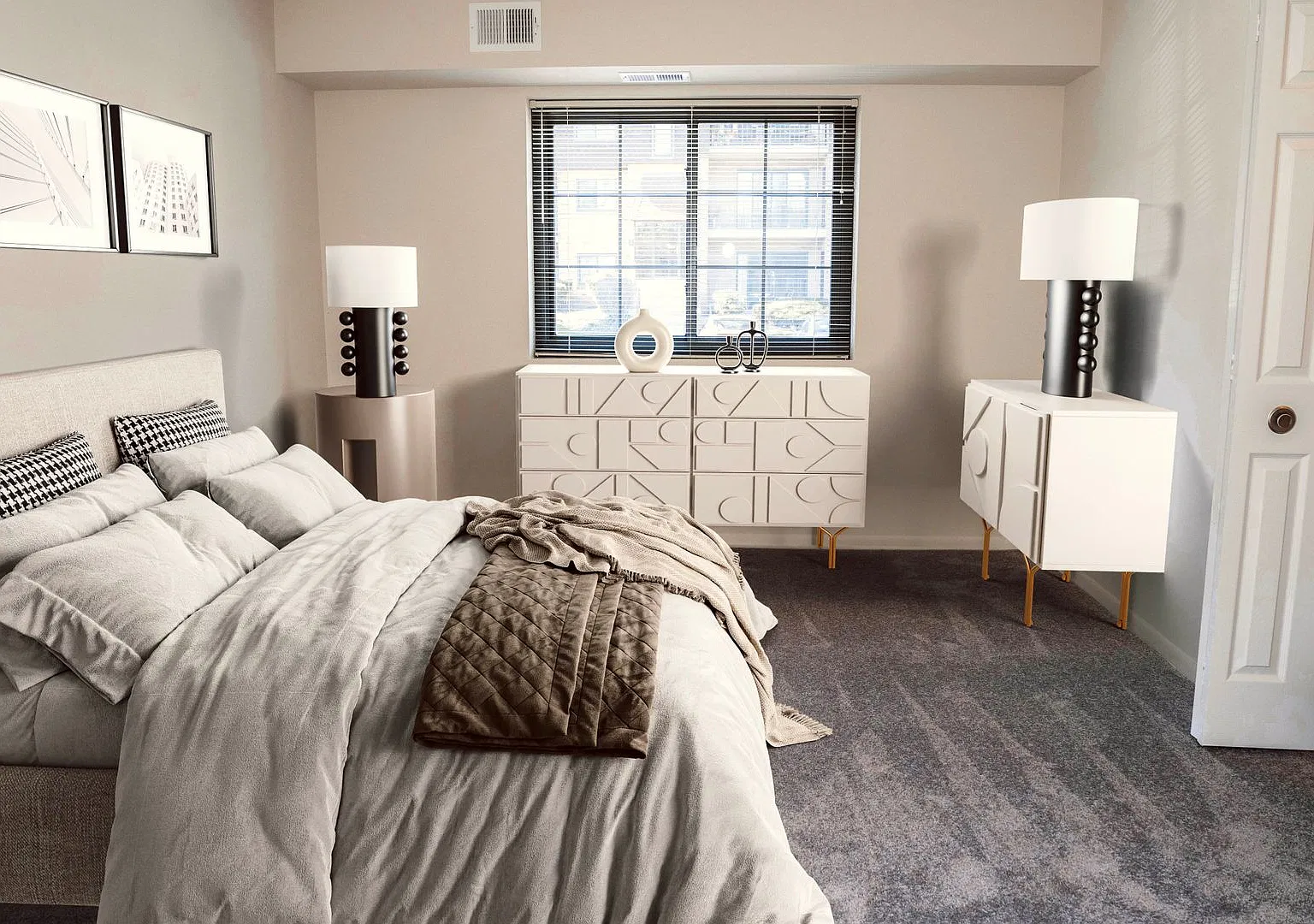 La Maison Apartments — Photo 1