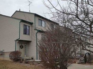 685 Westwinds Dr, Iowa City, IA 52246