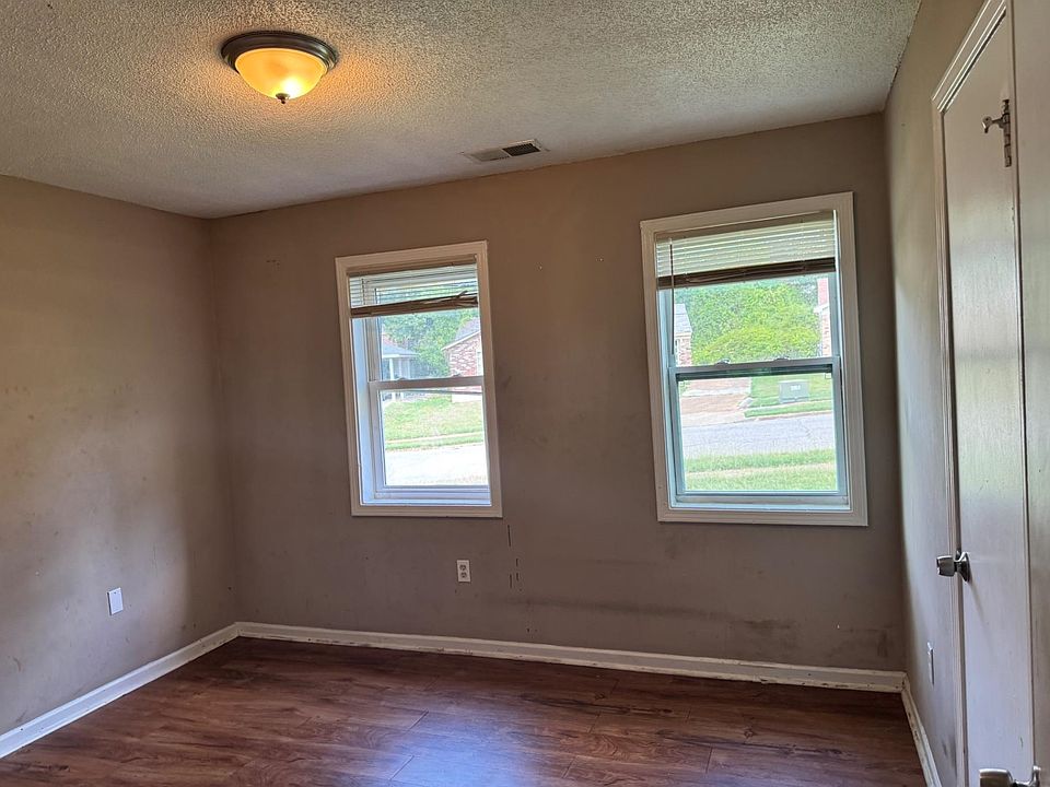 2nd image of 2545 Chattering Ln