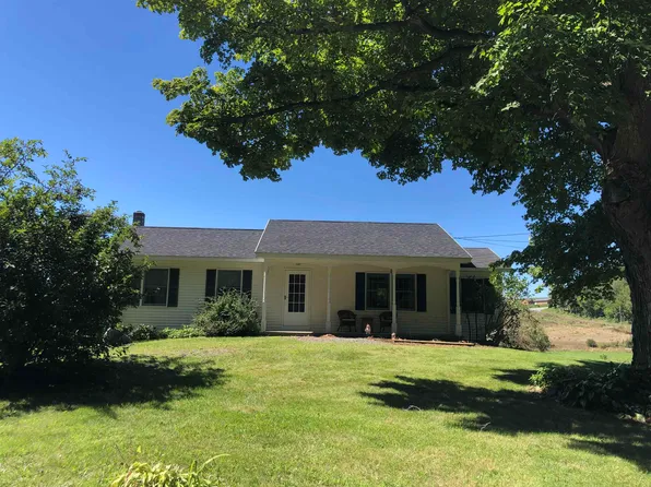 65 Saltis Road, Poultney, VT 05735