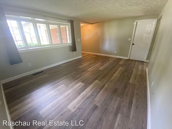 3rd image of 7806 Blackshear Dr
