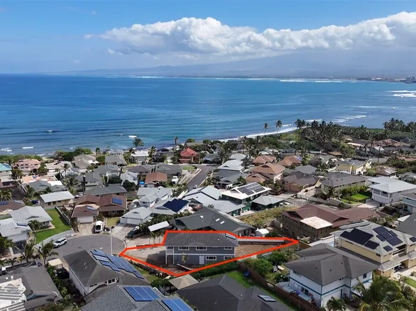 1349 Kakae Pl, Wailuku, HI 96793