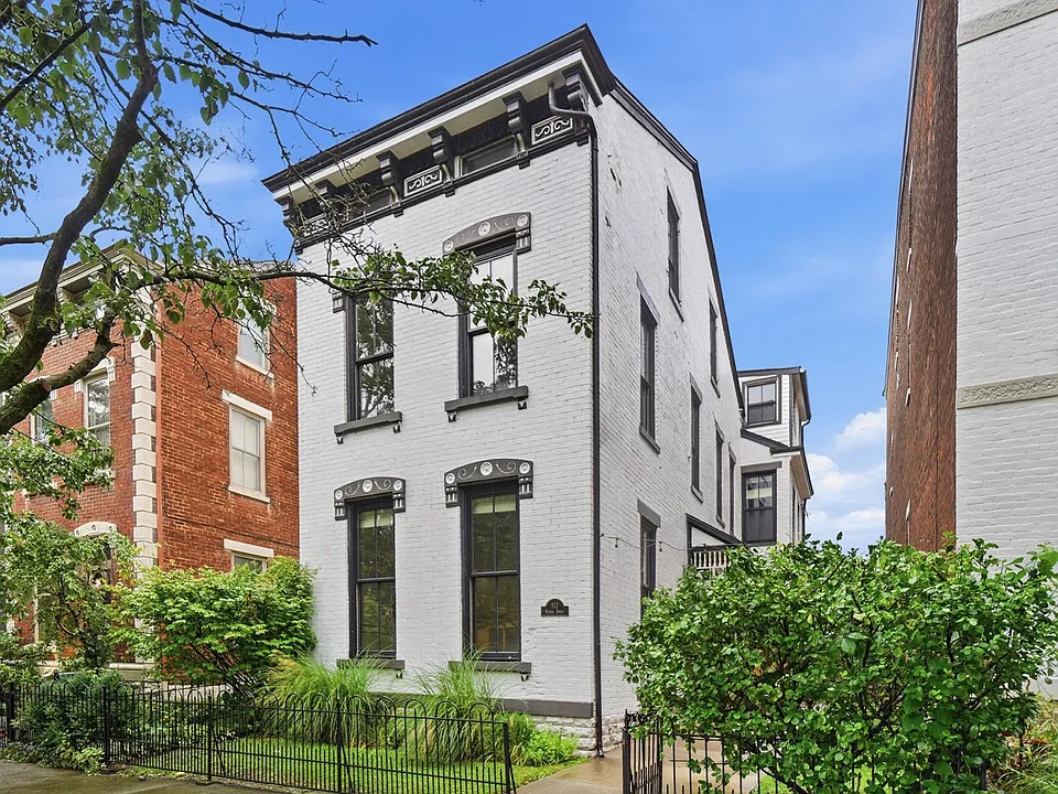811 Monroe St