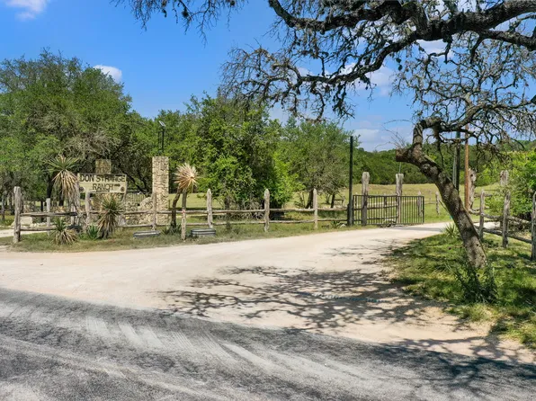 103 waring welfare, Boerne, TX 78006