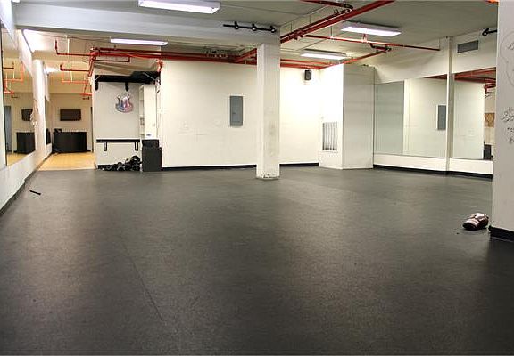 2nd image of 250 E 49th St #4C