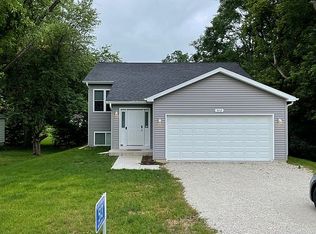 513 Burlington Ave, Twin Lakes, WI 53181