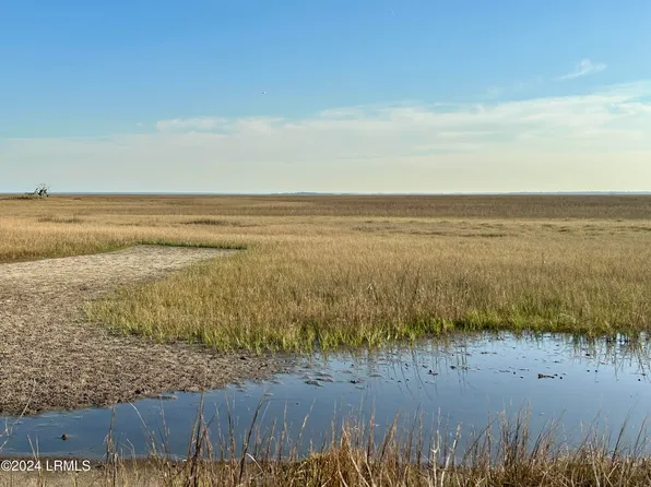 104 Willow Point Rd, Beaufort, SC 29906