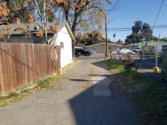 5th image of 620B Maple St