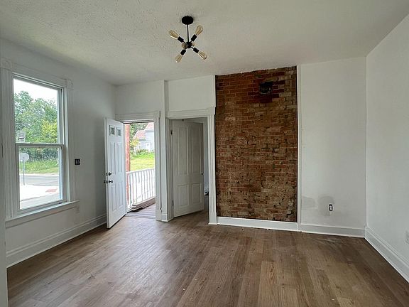 2nd image of 6001 Sierra St