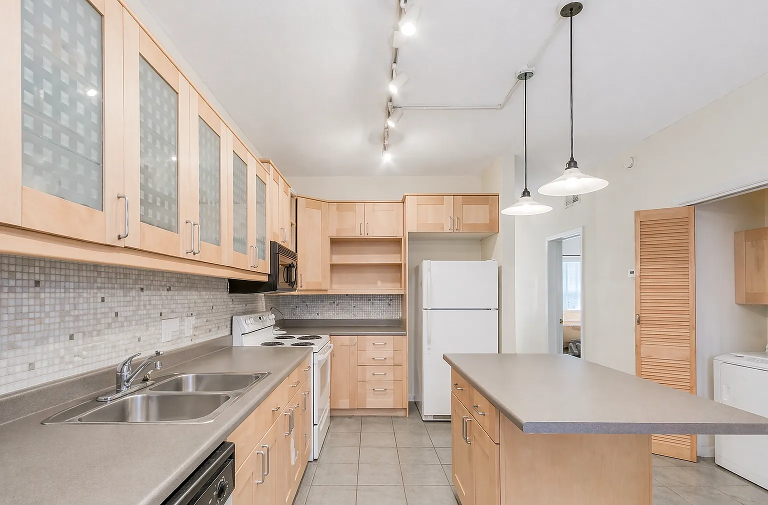 2216 San Gabriel St Apt 107 — Photo 2