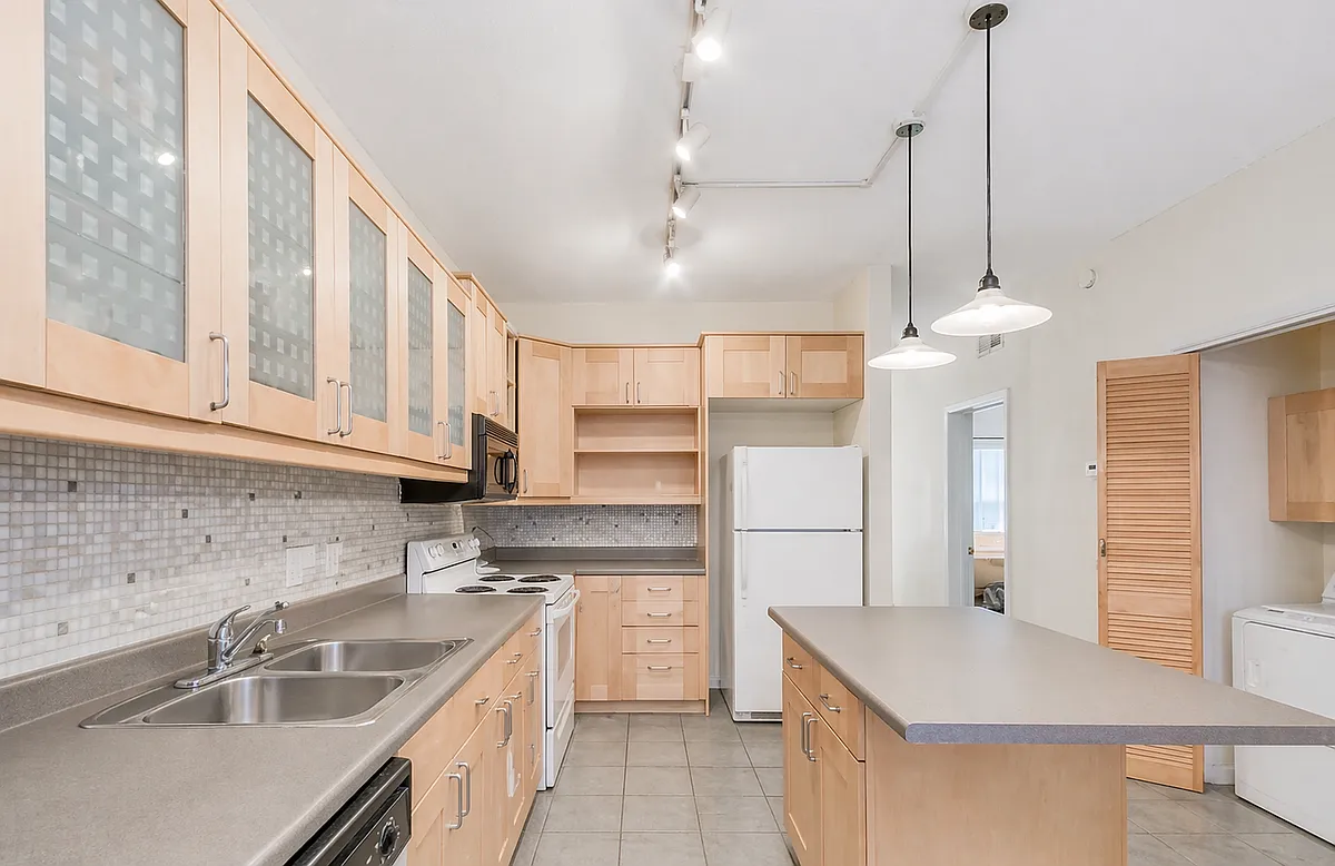 Building Photo - 2216 San Gabriel St #107