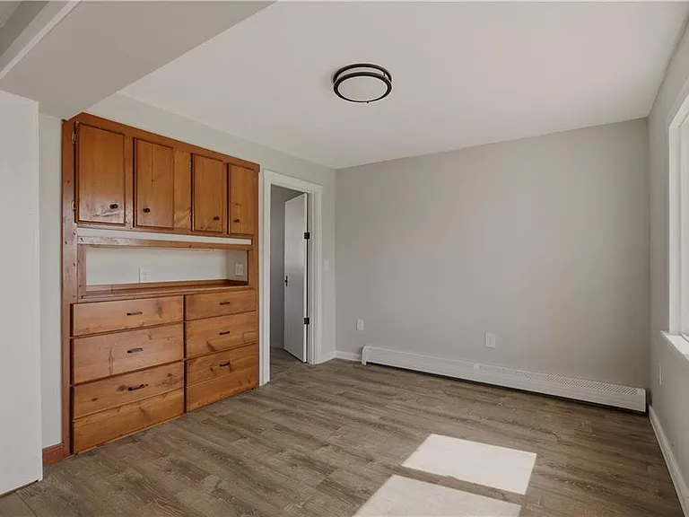49 Dexter St — Photo 18