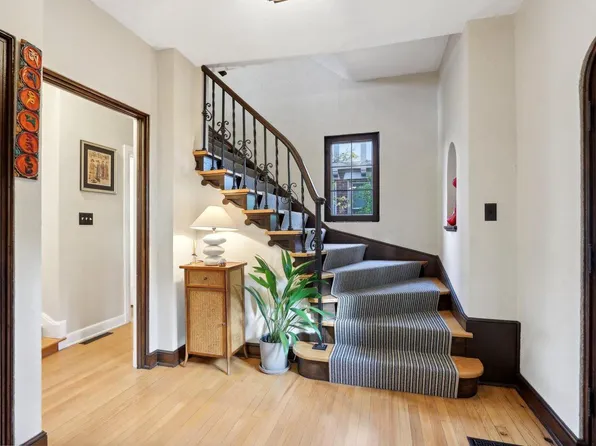 5525 North Berkeley BOULEVARD, Whitefish Bay, WI 53217