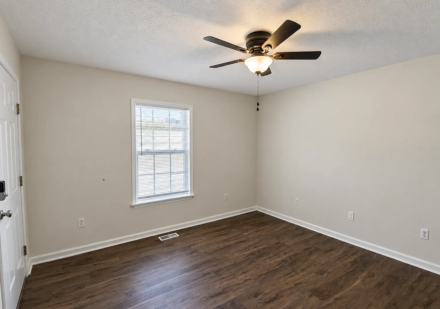 60 Lexington Court — Photo 4