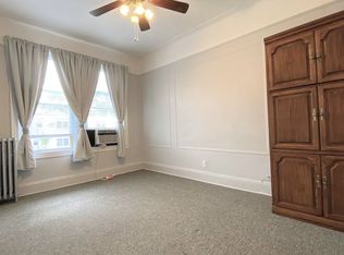 19-22 22nd Dr #2, Astoria, NY 11105