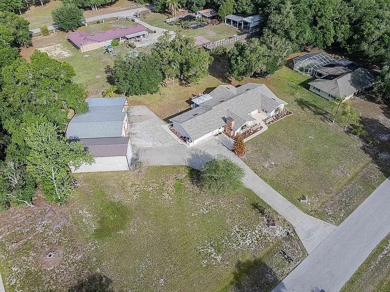 5905 Whispering Pines Rd — Photo 8