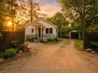 217 Dunkerron Ave, Wasaga Beach, ON L9Z2G8