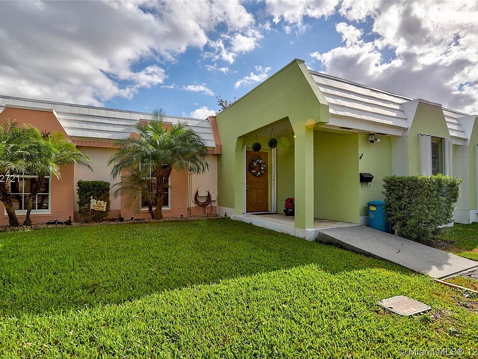 1st image of 7421 Twin Sabal Dr
