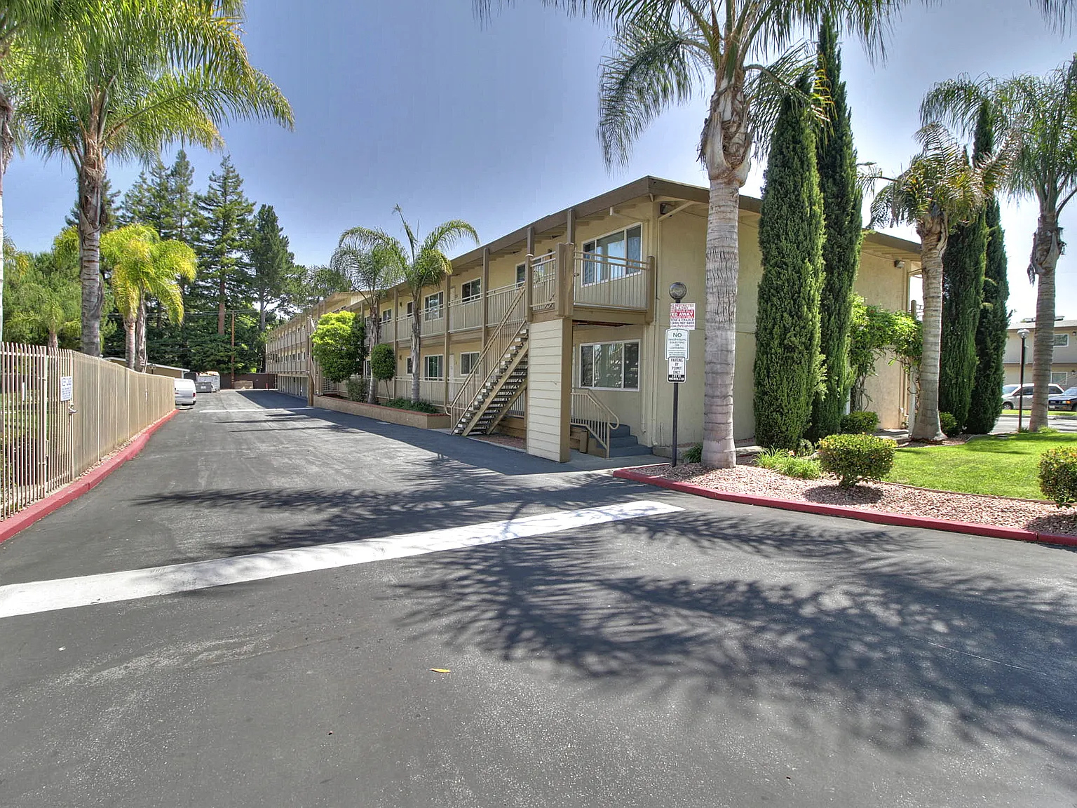 The Arbors at Mountain View Apartments — Photo 3