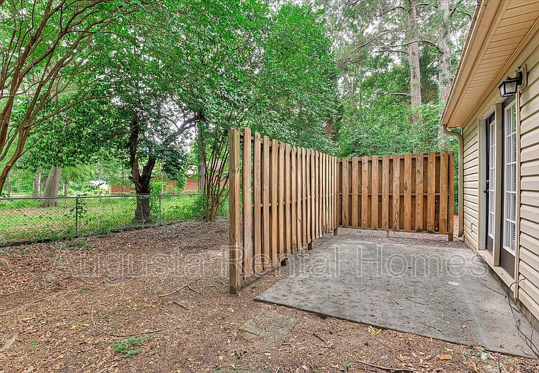 111 Kelly Dr SW — Photo 35