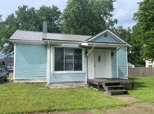 752 E Lincoln St, Nappanee, IN 46550