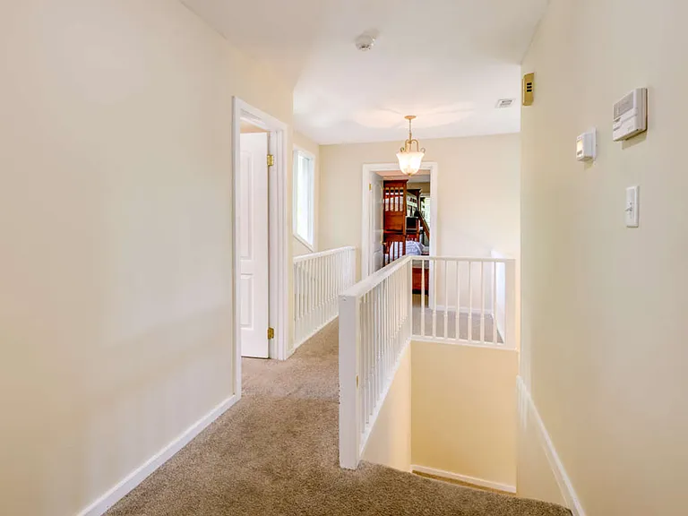 540 Kerry Lake Dr — Photo 2