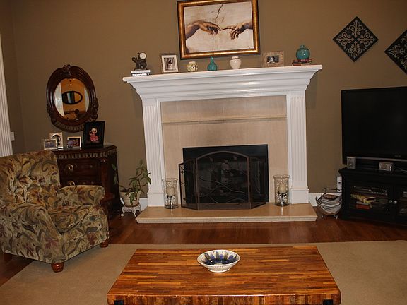 3rd image of 3101 Larkfield Ct SE