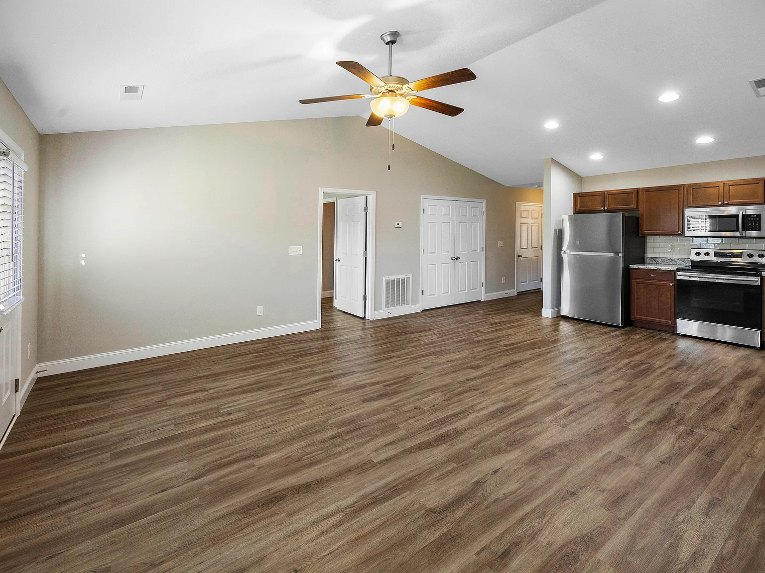 5352 Dover Springs Way — Photo 2