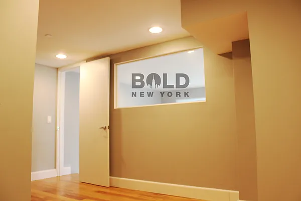 Rented by Bold New York | media 47