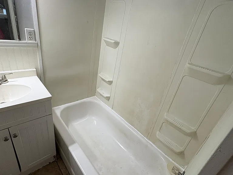 113 N West St #115 — Photo 6