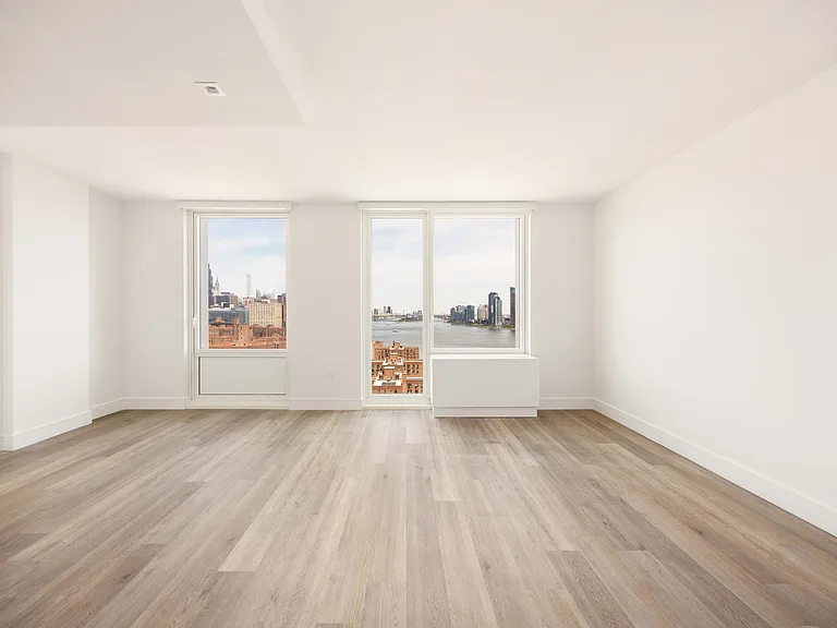 644 E 14th St #2301 — Photo 3