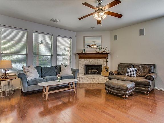 5th image of 470 Bentson Dr