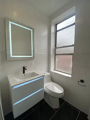 Bathroom, photo 1