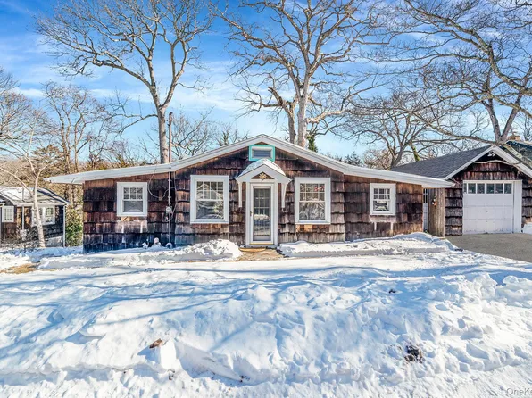 15 Ridge Lane, Miller Place, NY 11764