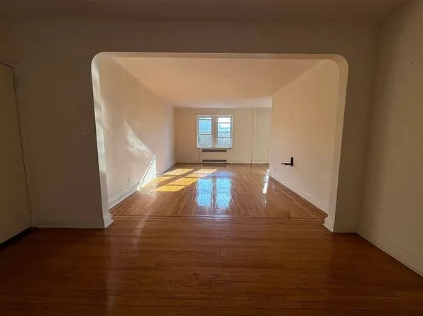 1620 Avenue I image 1 of 6