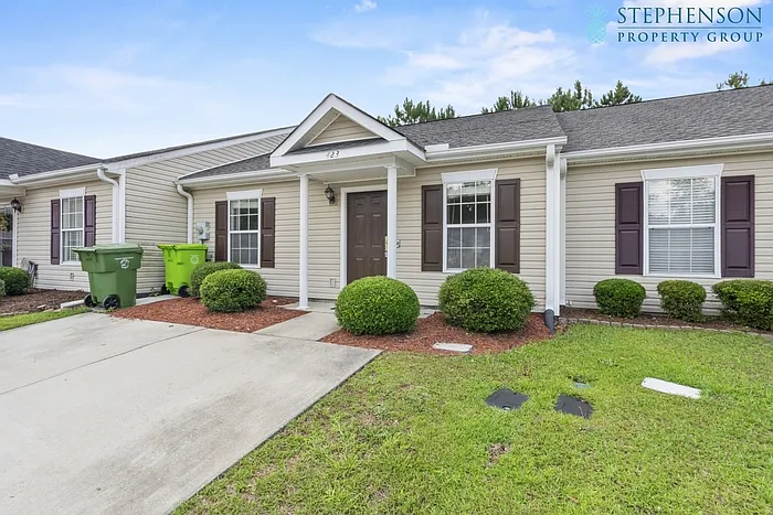 423 Elders Pond Cir — Photo 2