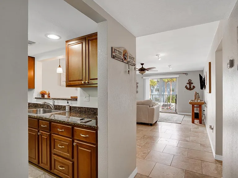 464 N Paula Dr #211 — Photo 7