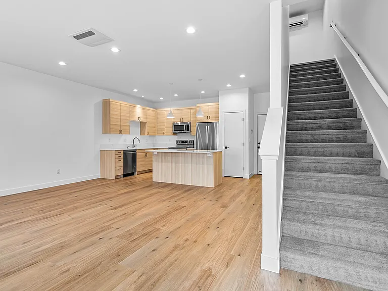 4125 Deemer Rd — Photo 2
