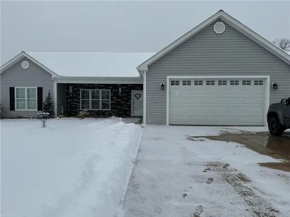 5 Vincent Dr, Uniontown, PA 15401