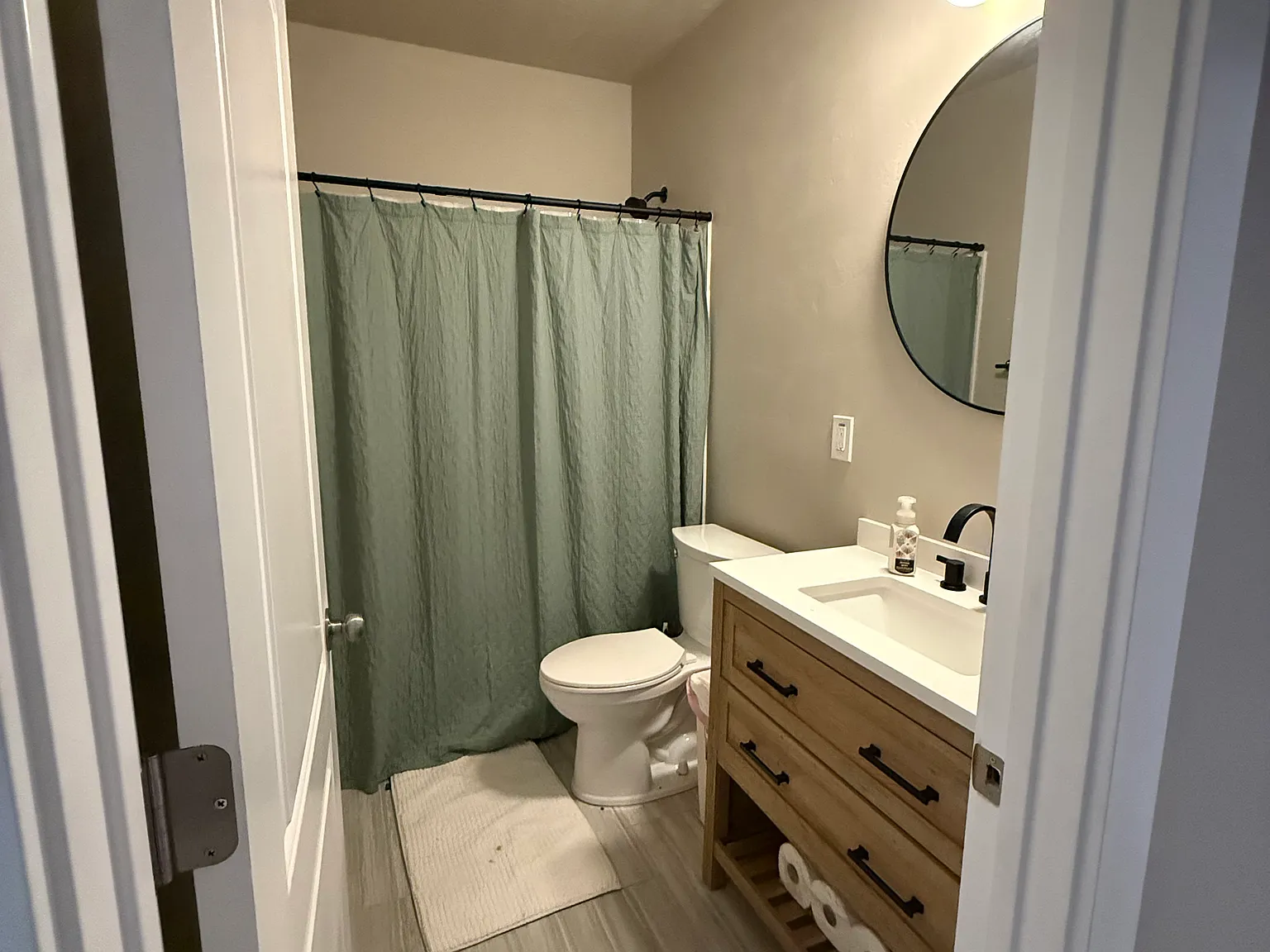 4 bed, 3.5 bath, 2734 sqft, $2,750 — Photo 4