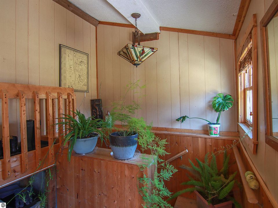 6639 S Thompsonville Rd, Thompsonville, MI 49683 Zillow