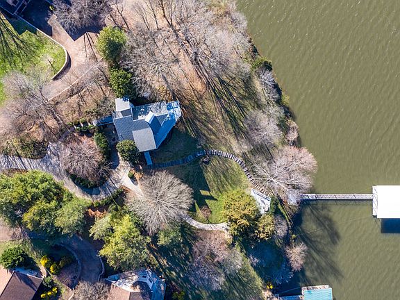 4th image of 120 Crestfield Cir
