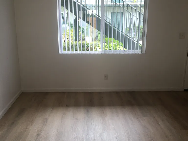 4910 Nautilus St #B — Photo 3