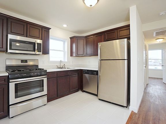 5th image of 162-37 95th St