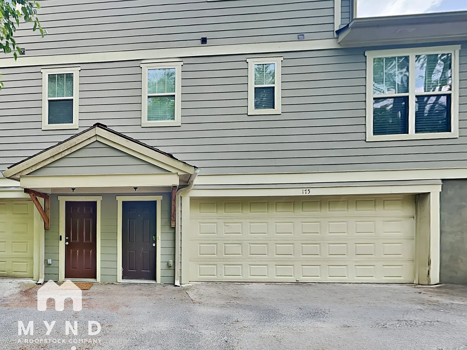 3 bed, 3.0 bath, 1330 sqft, $1,745 — Photo 2