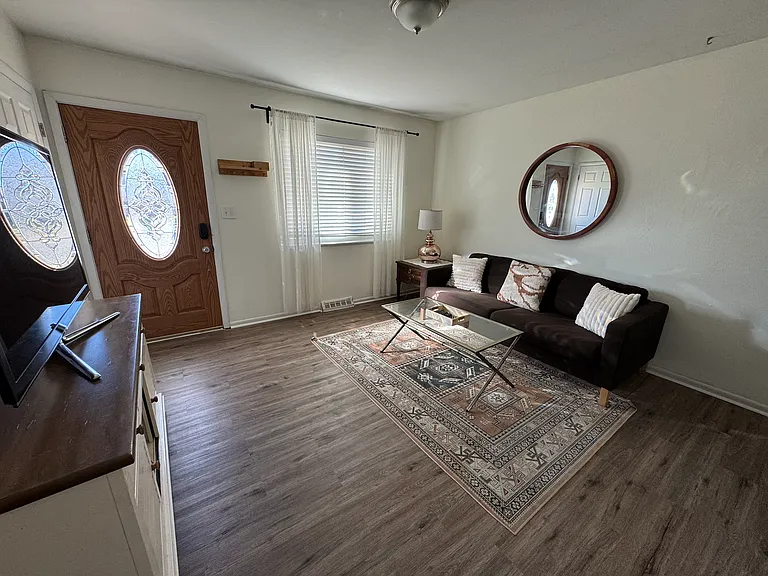 7370 Utica St — Photo 2