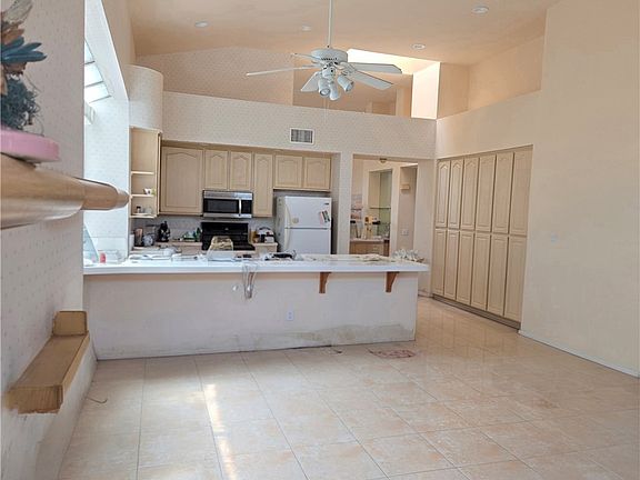 4th image of 8944 Mesa Oak Dr