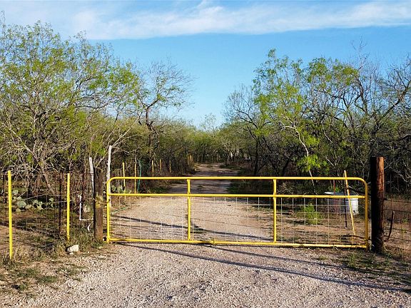 2nd image of 2209 Callihan Rd