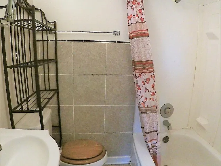 1403 Grove St #3 — Photo 12